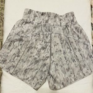 Lululemkn Track that Short 5”